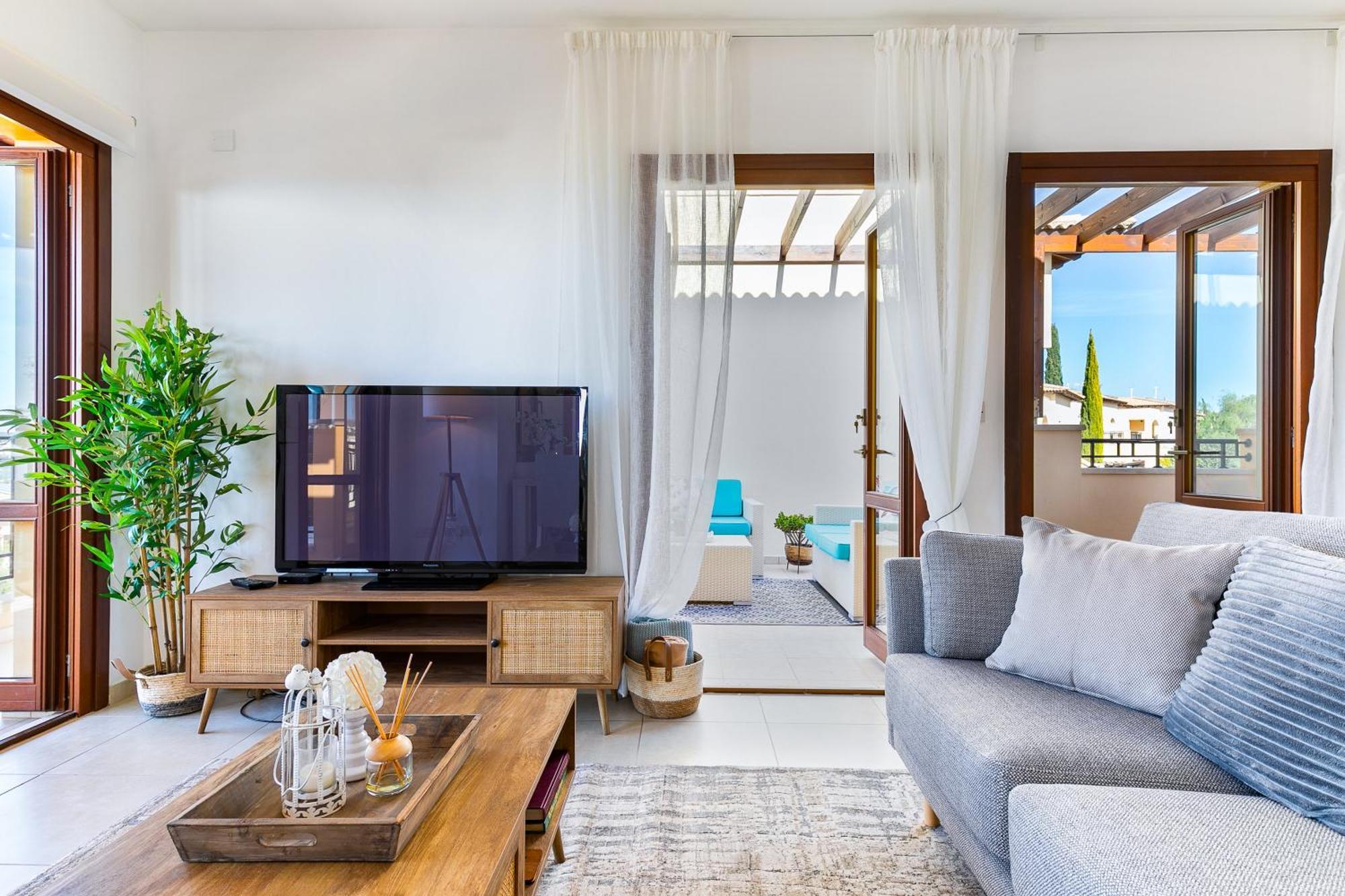 1 Bedroom Apartment Pyrgos With Beautiful Sea And Sunset Views, Aphrodite Hills Resort Kouklia Eksteriør bilde