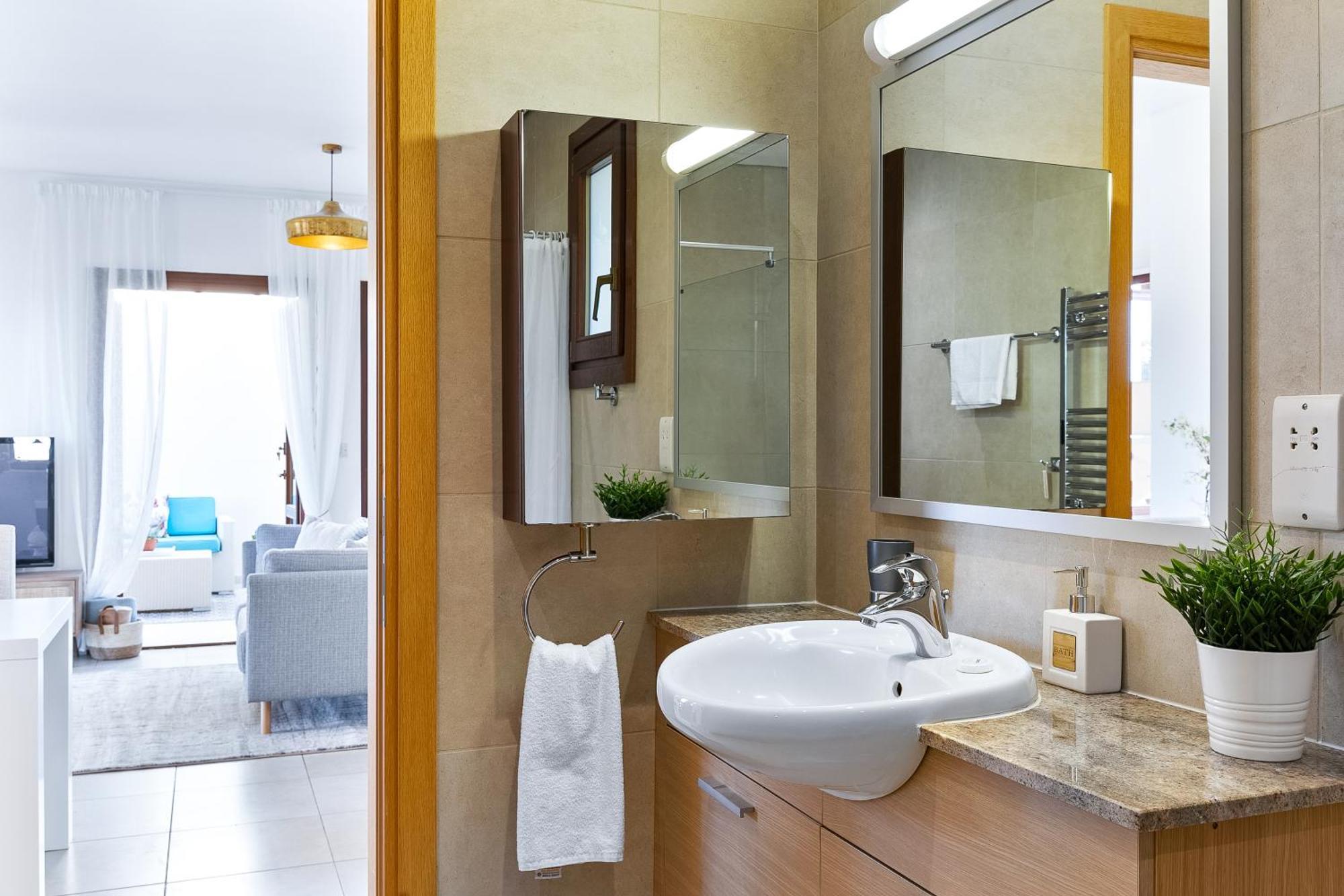 1 Bedroom Apartment Pyrgos With Beautiful Sea And Sunset Views, Aphrodite Hills Resort Kouklia Eksteriør bilde